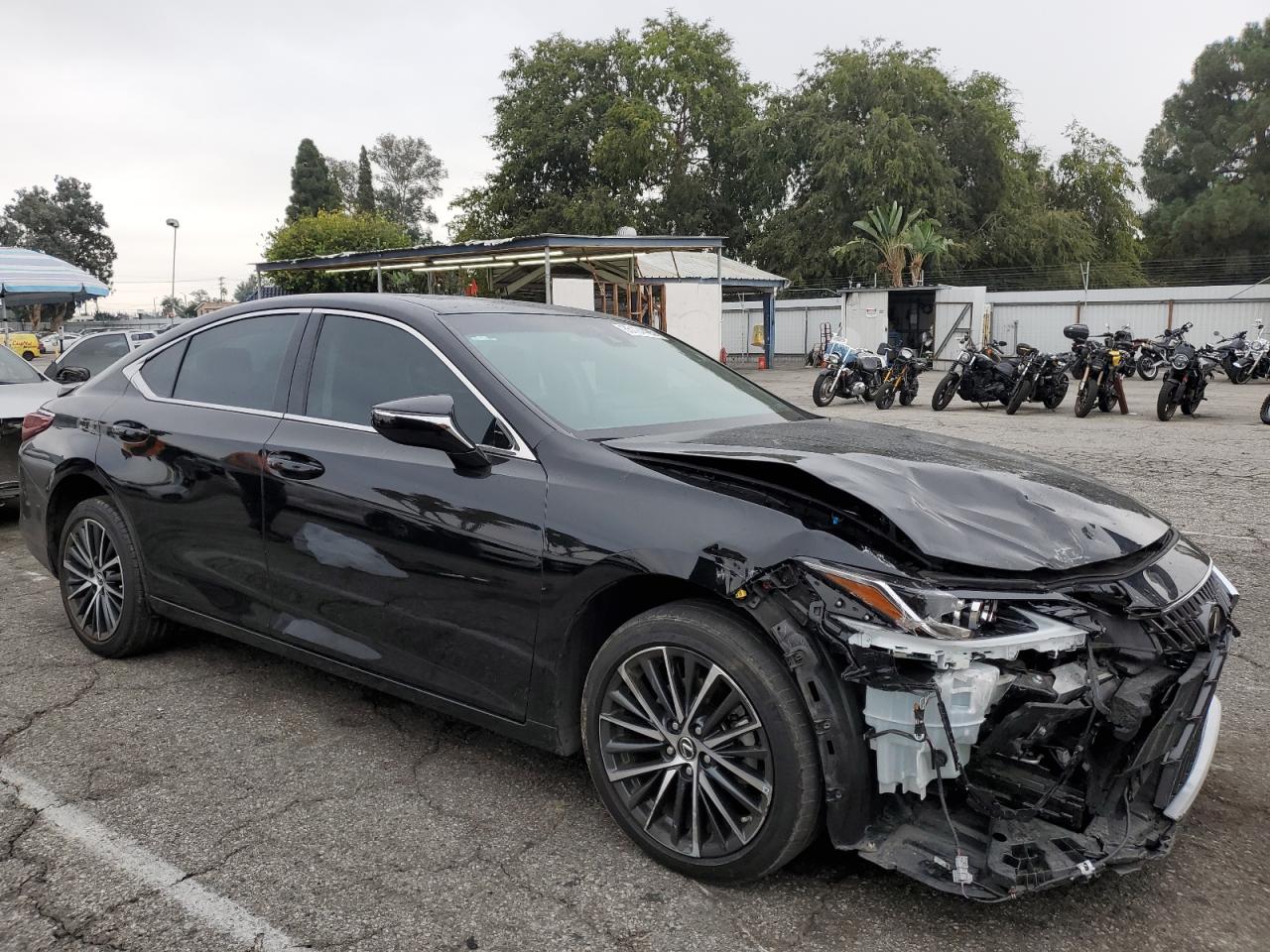 Lexus Es 300h Base Image 4