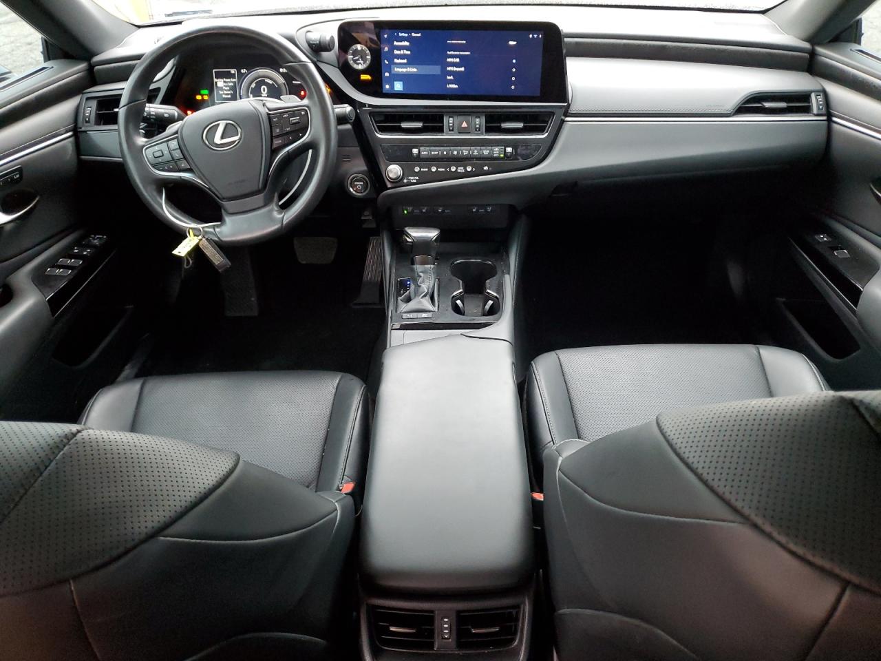 Lexus Es 300h Base Image 7