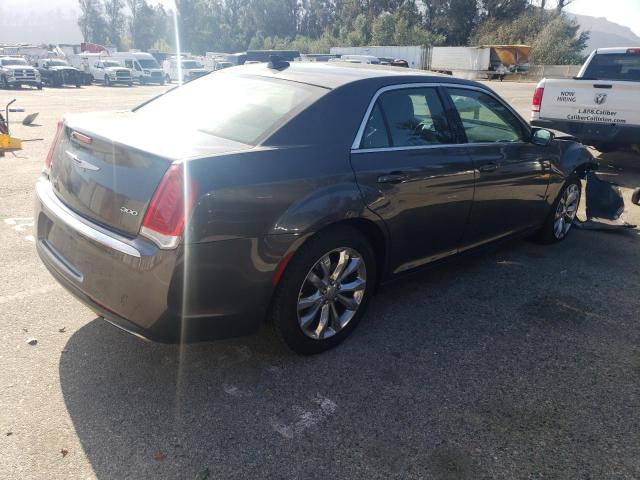 Chrysler 300 Limited Image 3