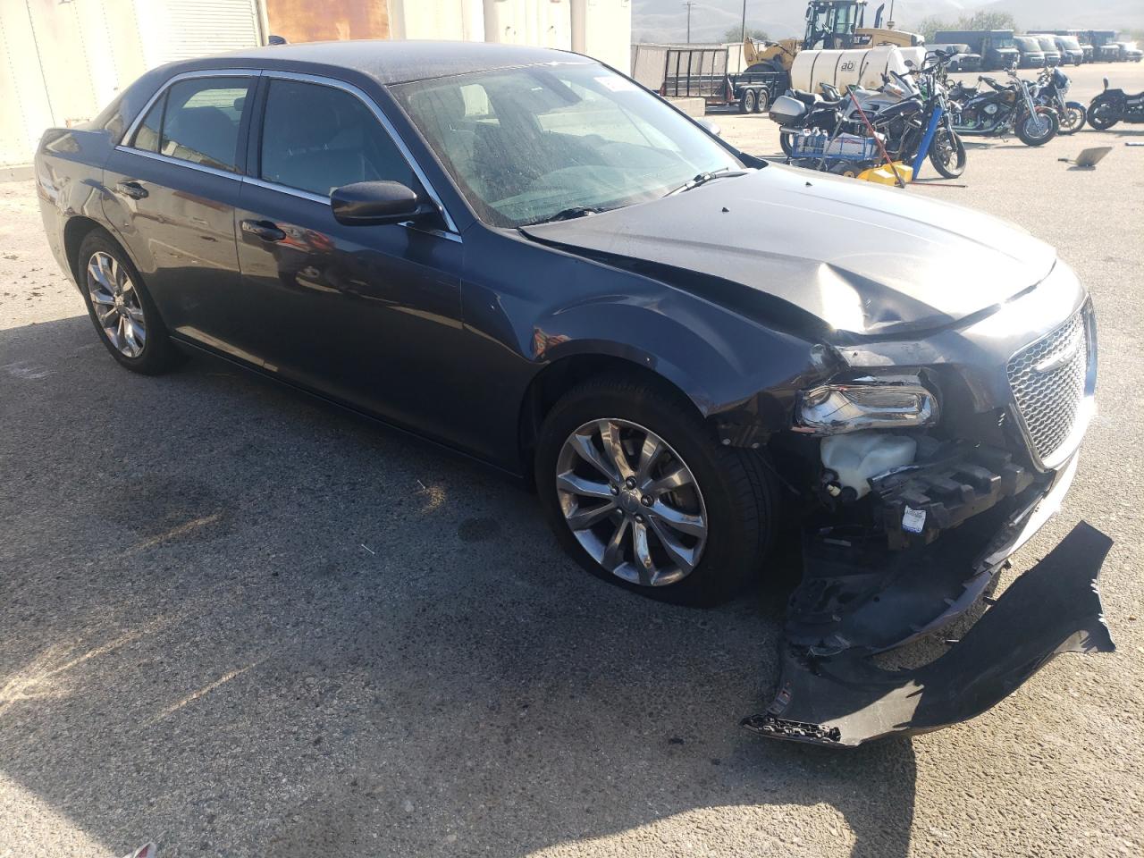 Chrysler 300 Limited Image 12