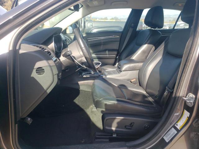 Chrysler 300 Limited Image 11