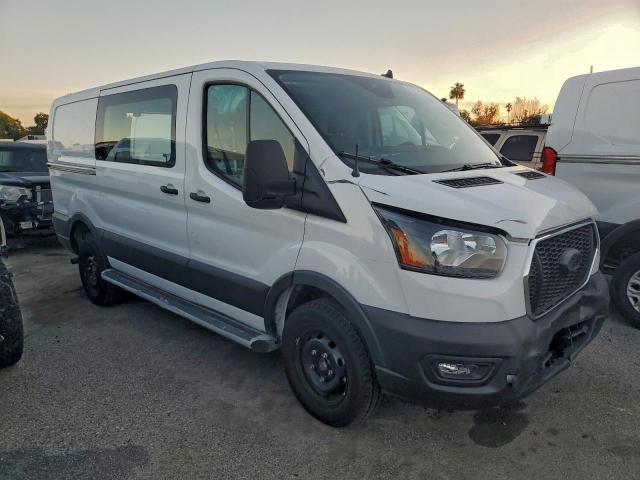 Ford Transit T-250 Image 3