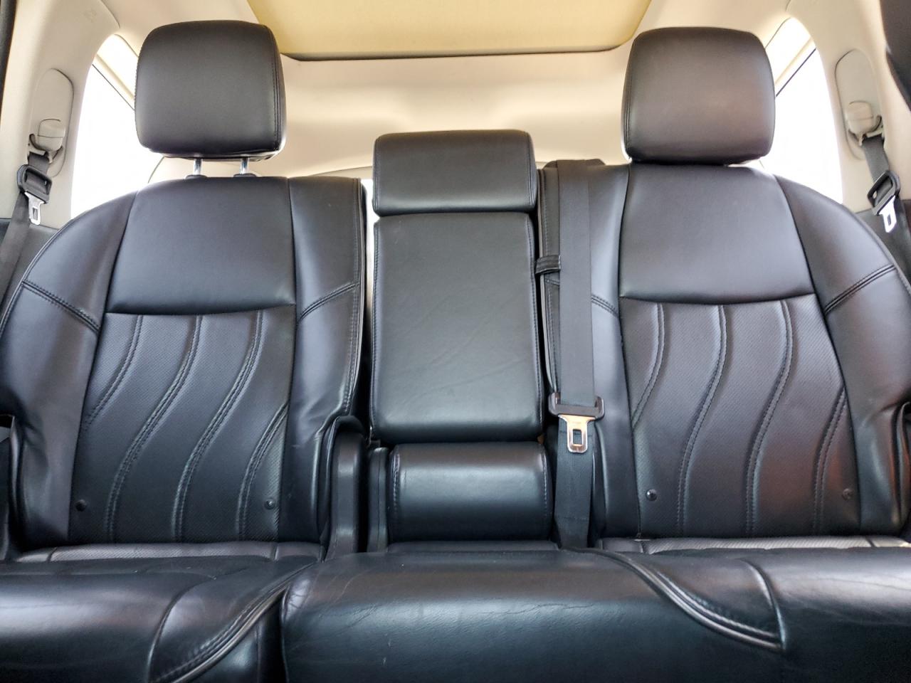 INFINITI JX35 Image 7