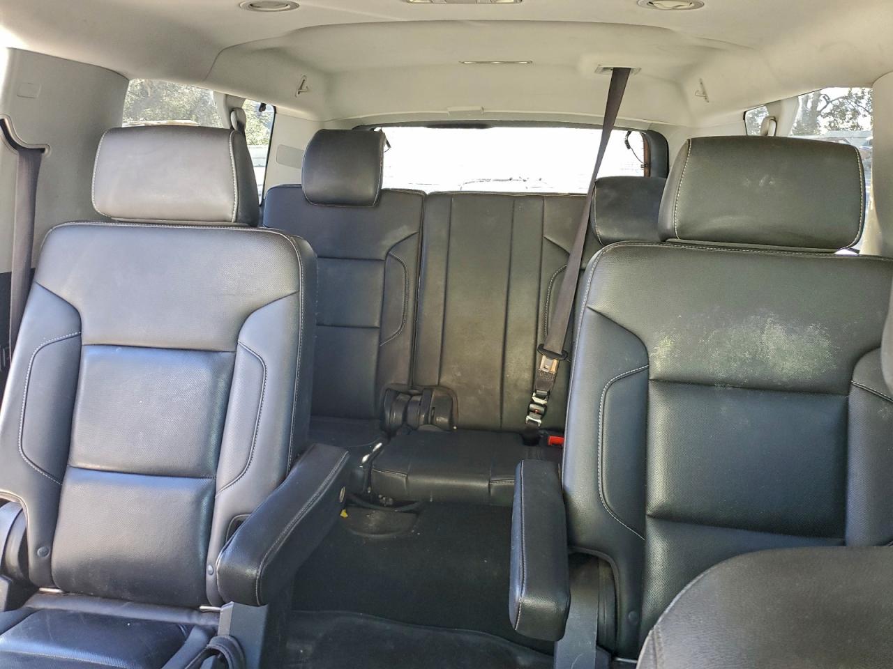 Chevrolet Suburban K1500 Premier Image 12