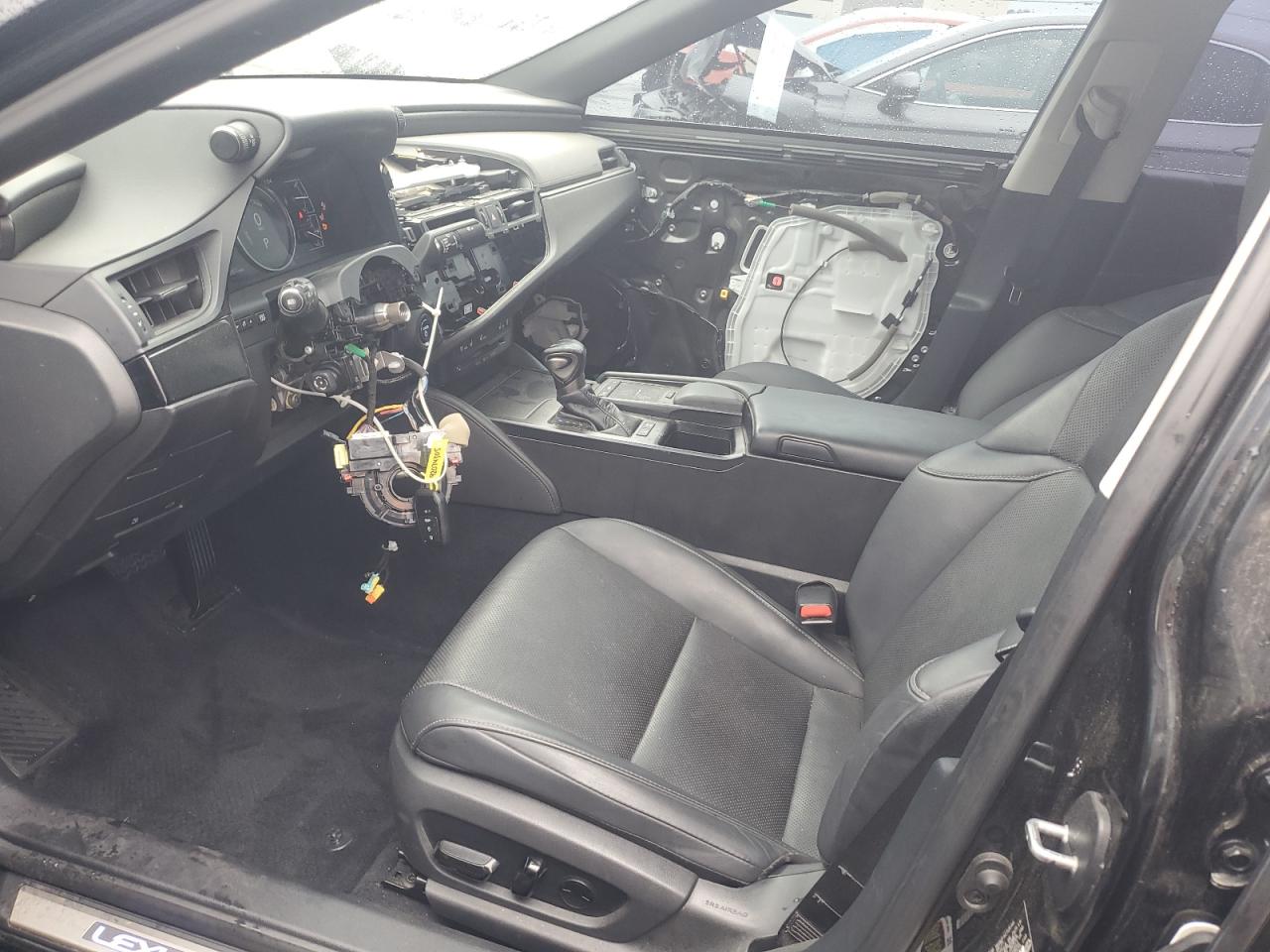 Lexus Es 300h Base Image 7