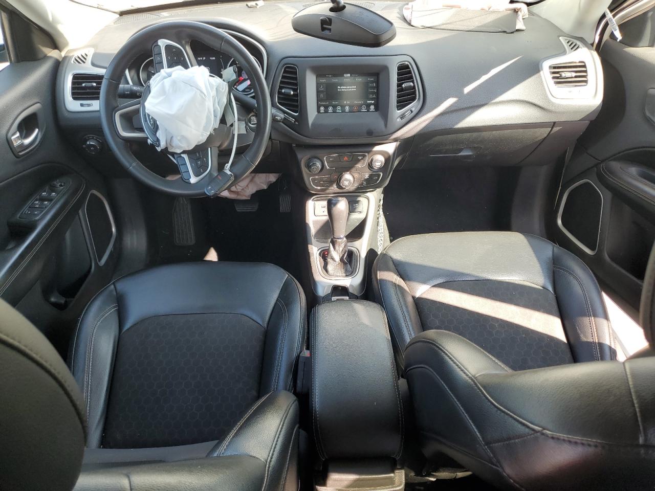 Jeep Compass Latitude Image 9