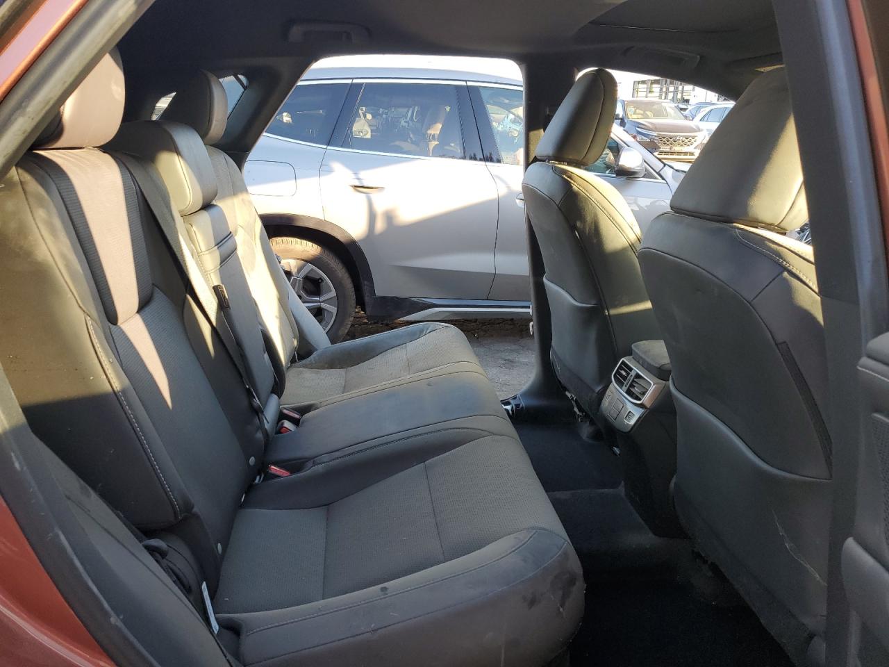 Lexus RX 350 Base Image 14