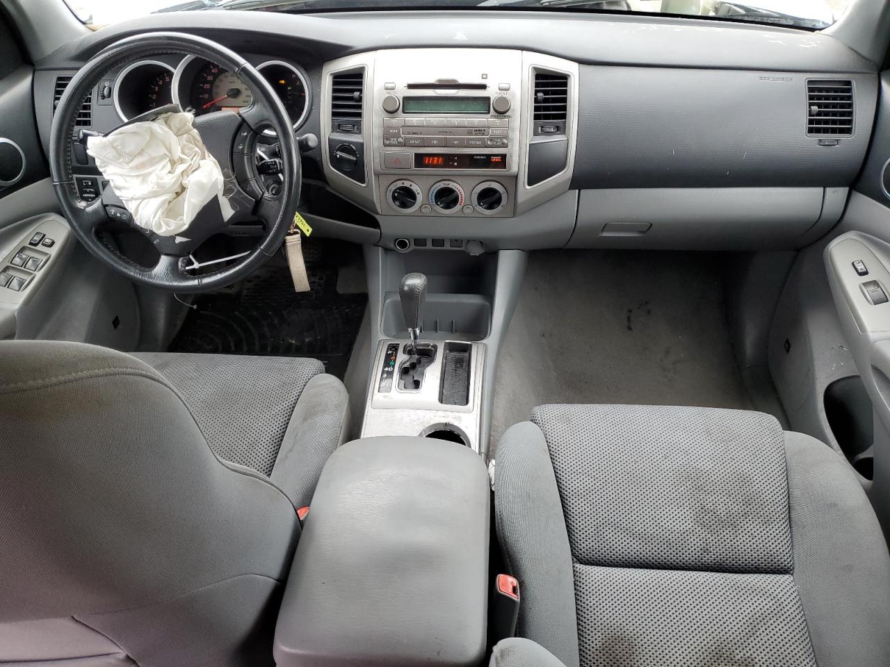 Toyota Tacoma Double Cab Image 12