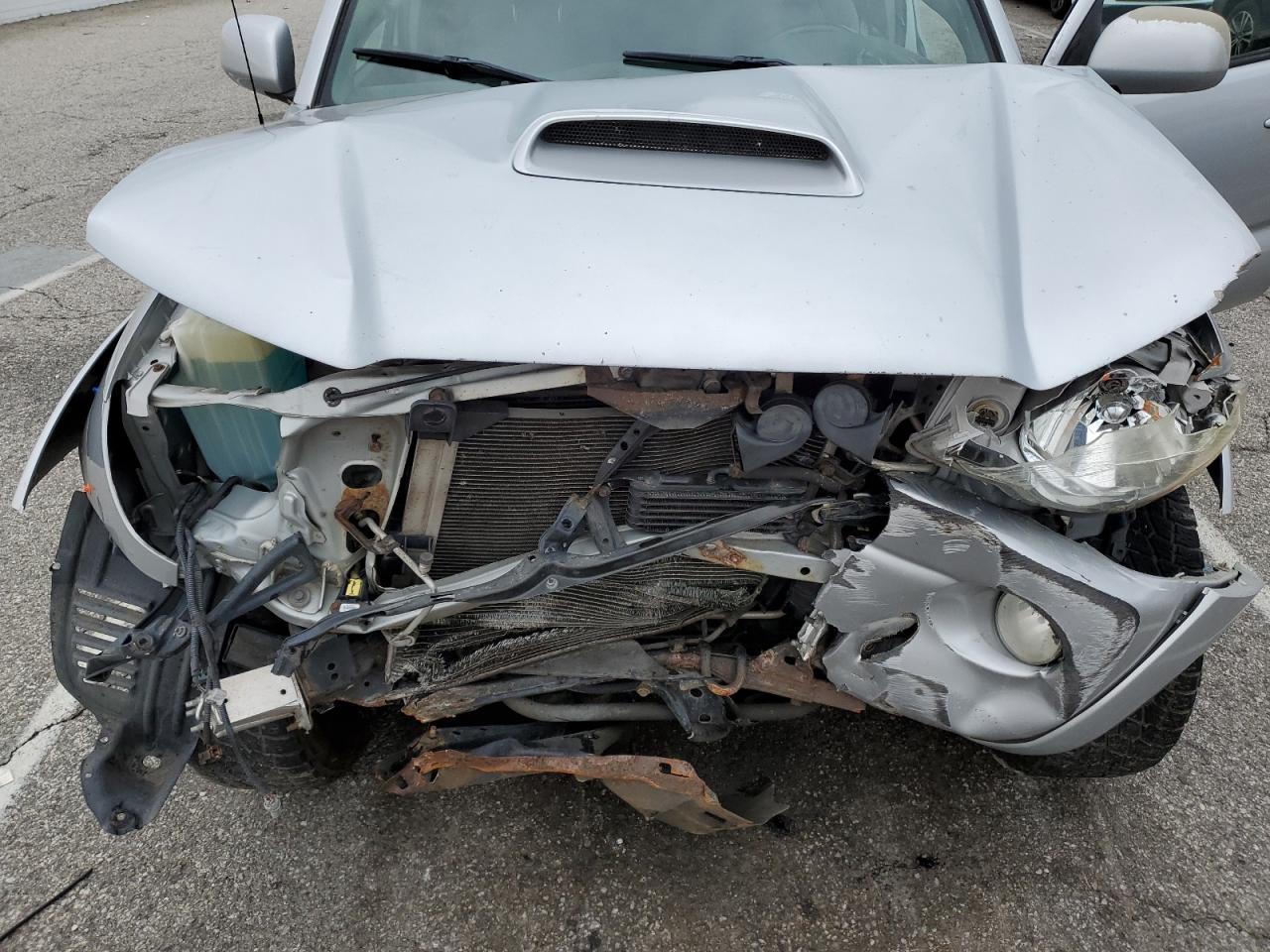 Toyota Tacoma Double Cab Image 10