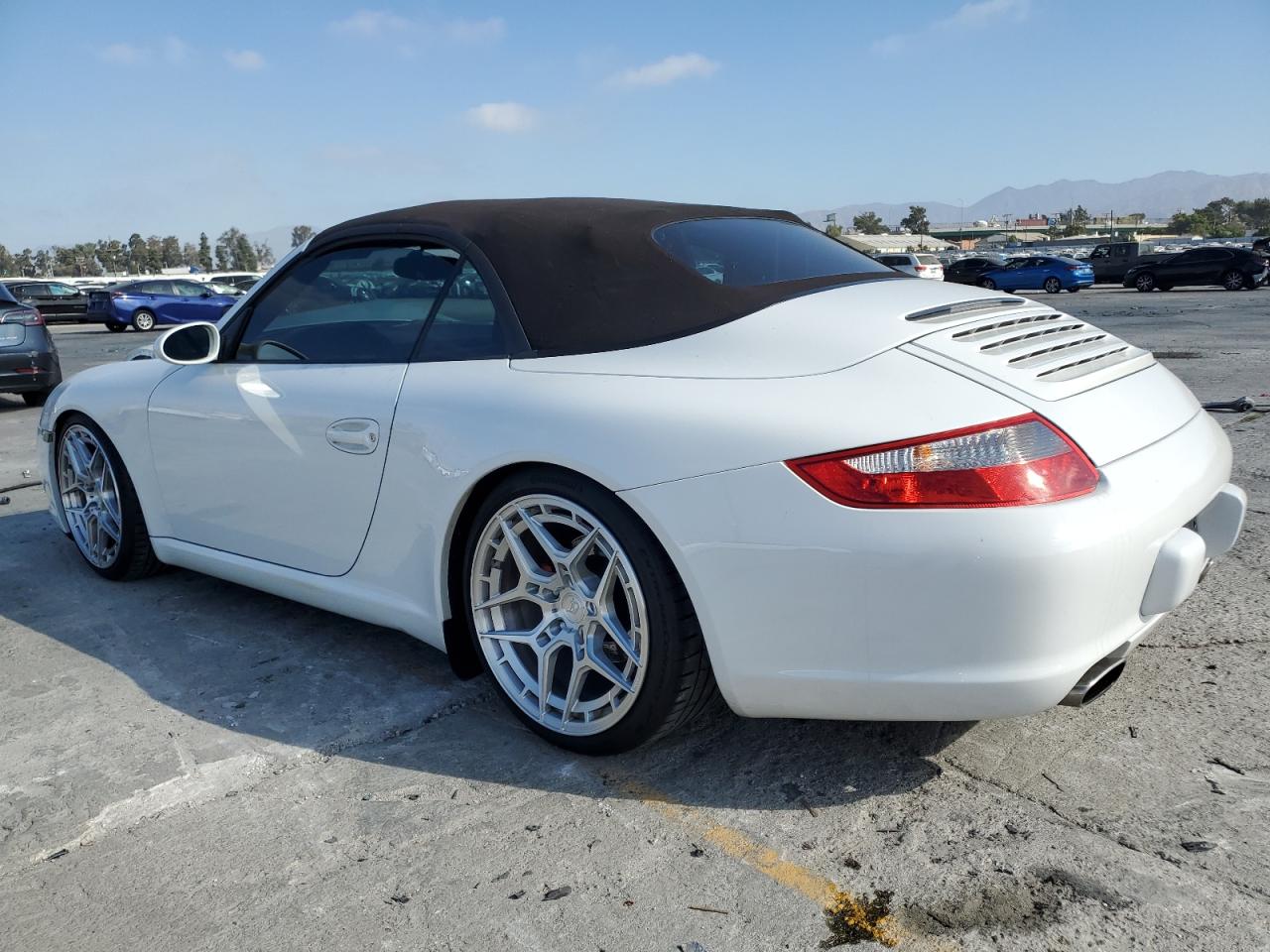Porsche 911 Carrera Cabriolet Image 12