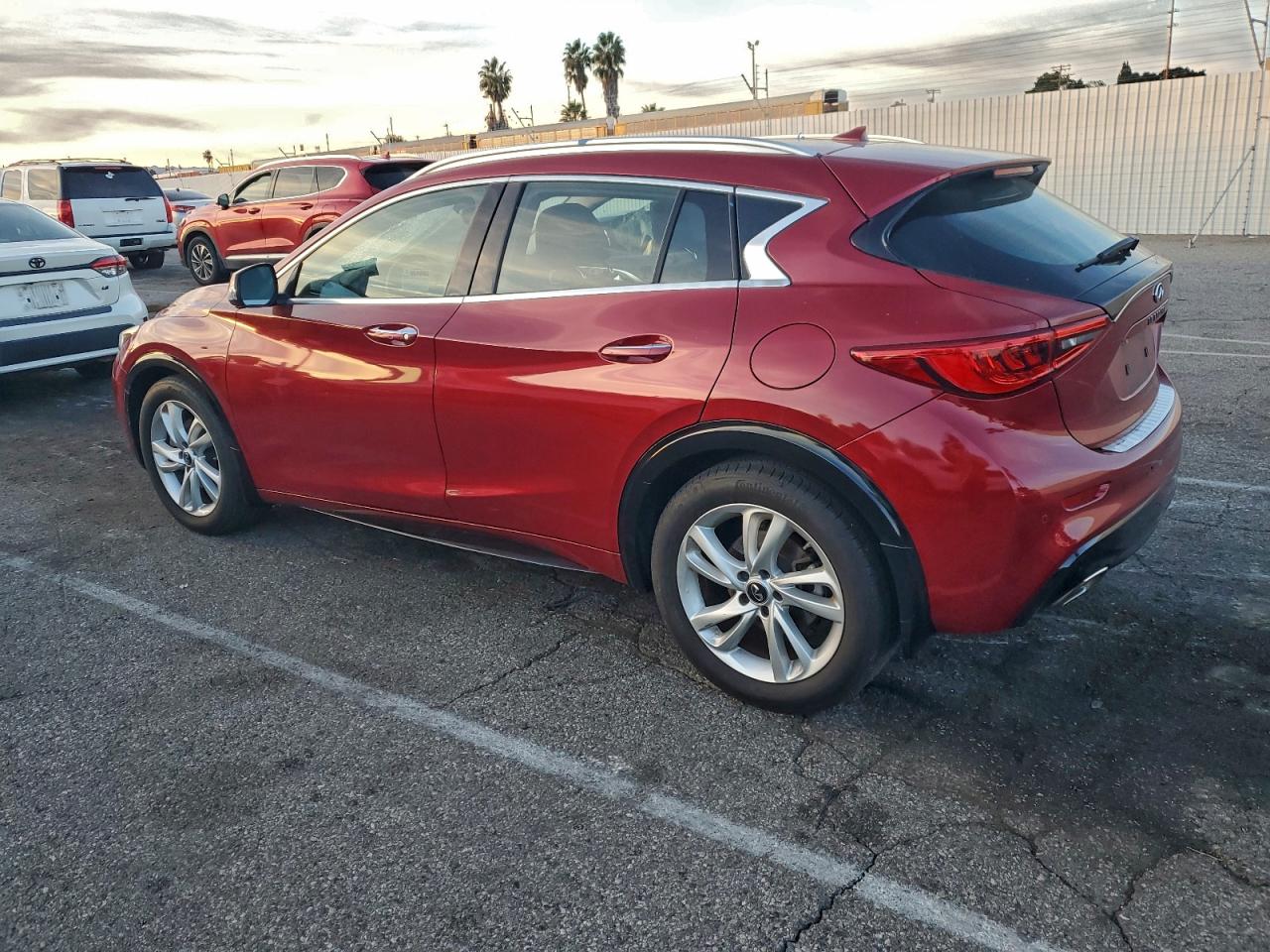 INFINITI Qx Pure Image 10