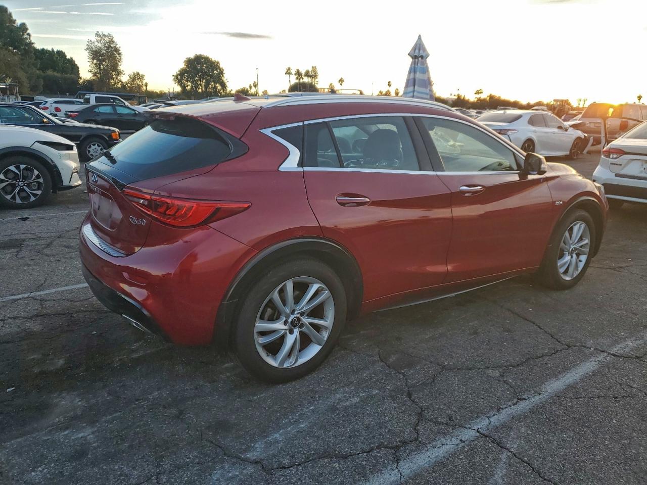 INFINITI Qx Pure Image 11