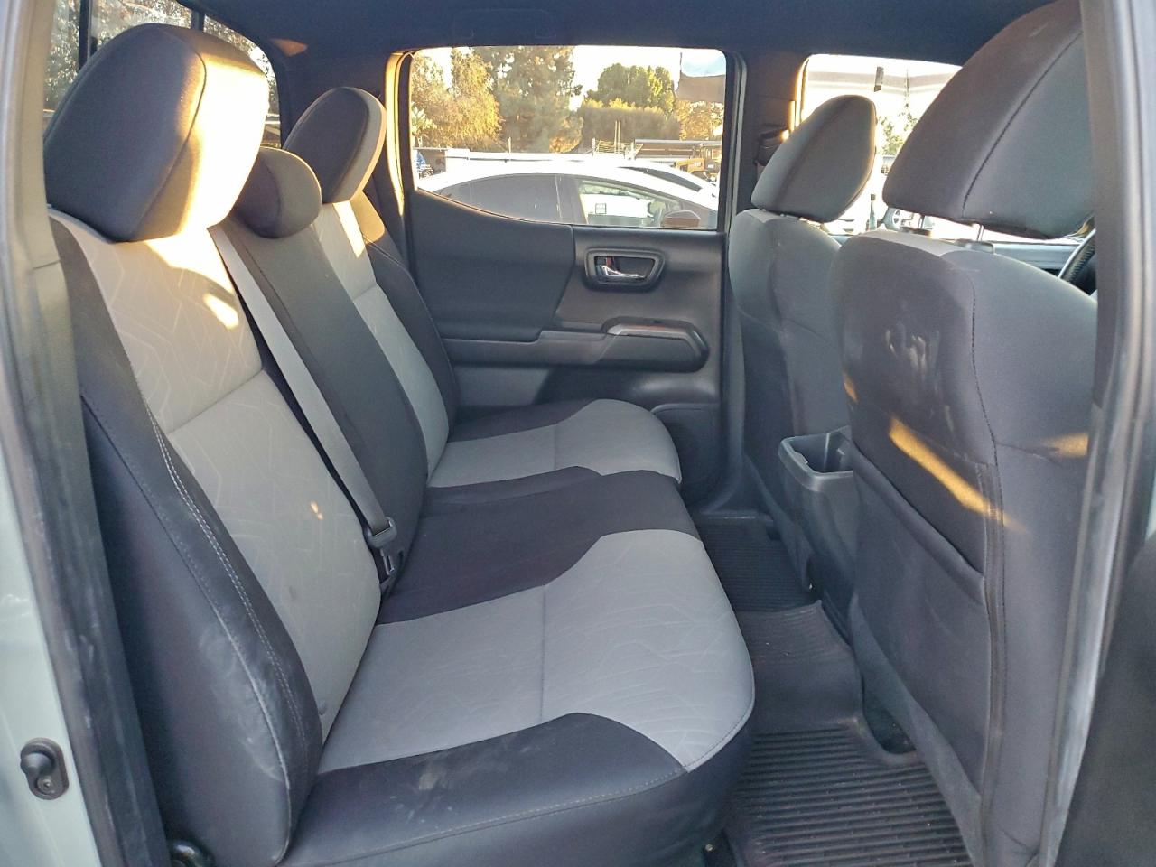 Toyota Tacoma Double Cab Image 9