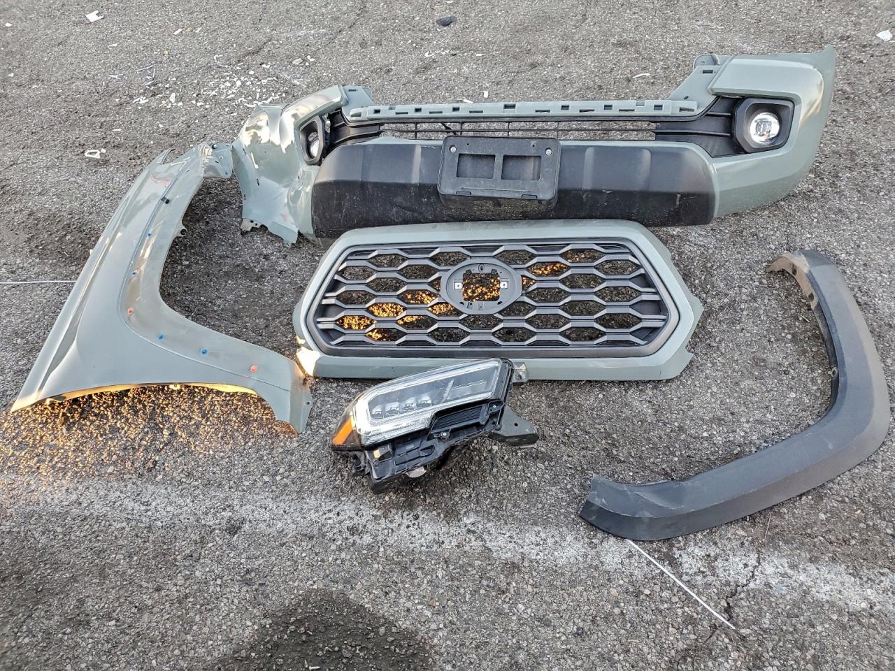 Toyota Tacoma Double Cab Image 11