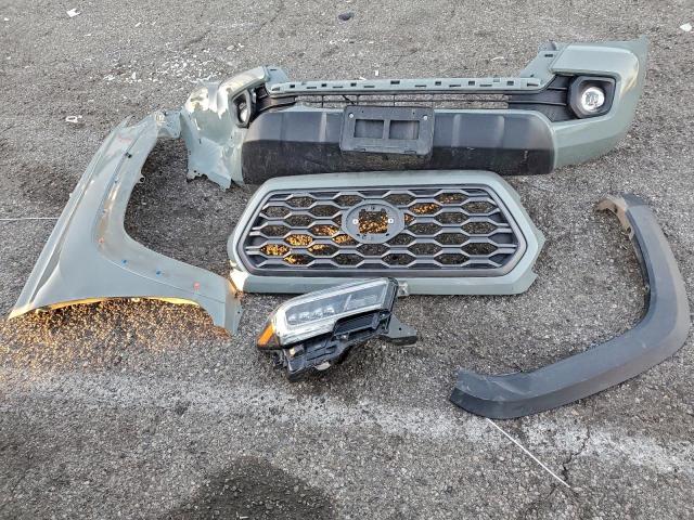 Toyota Tacoma Double Cab Image 11