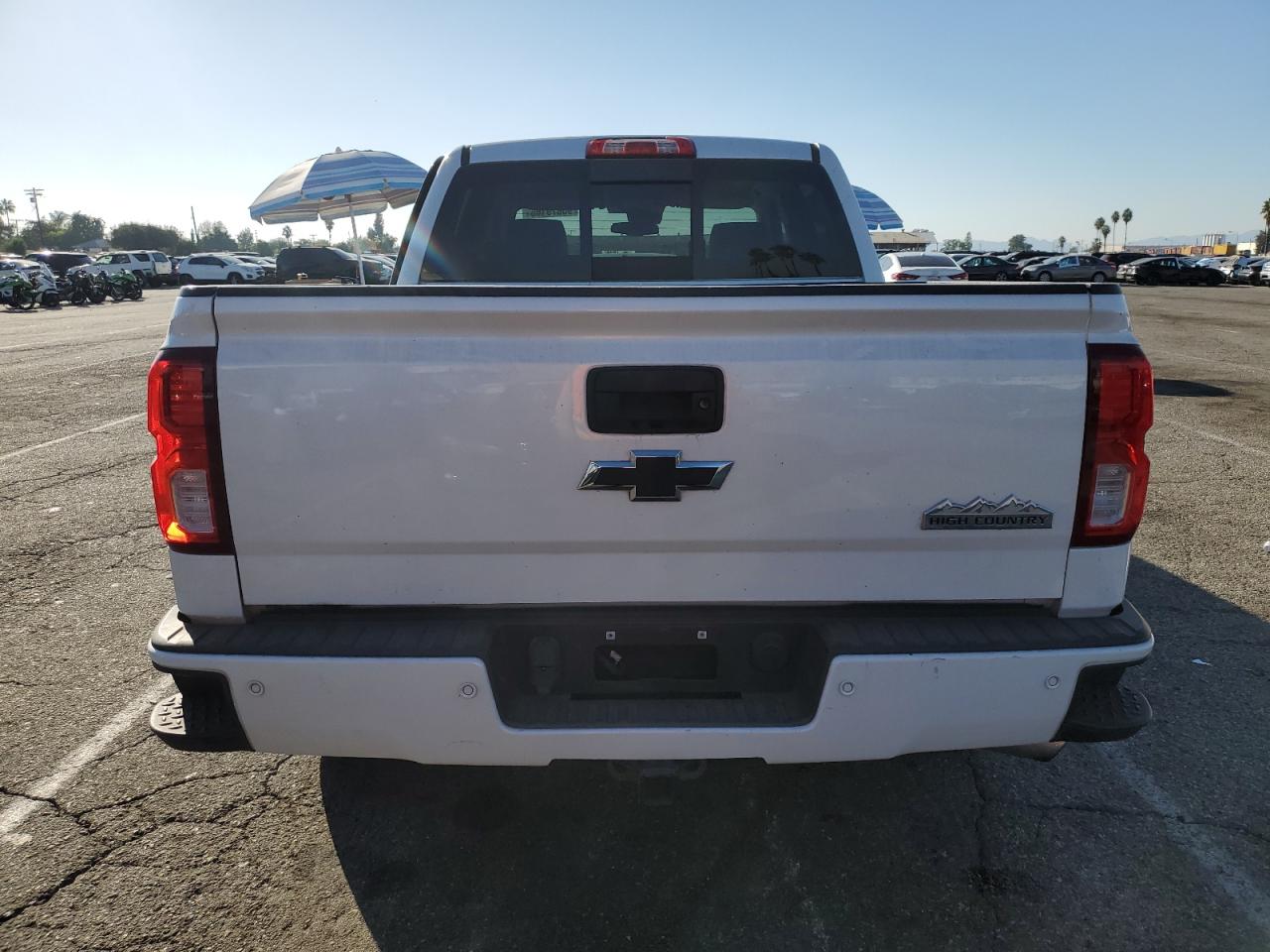 Chevrolet Silverado C1500 High Country Image 12