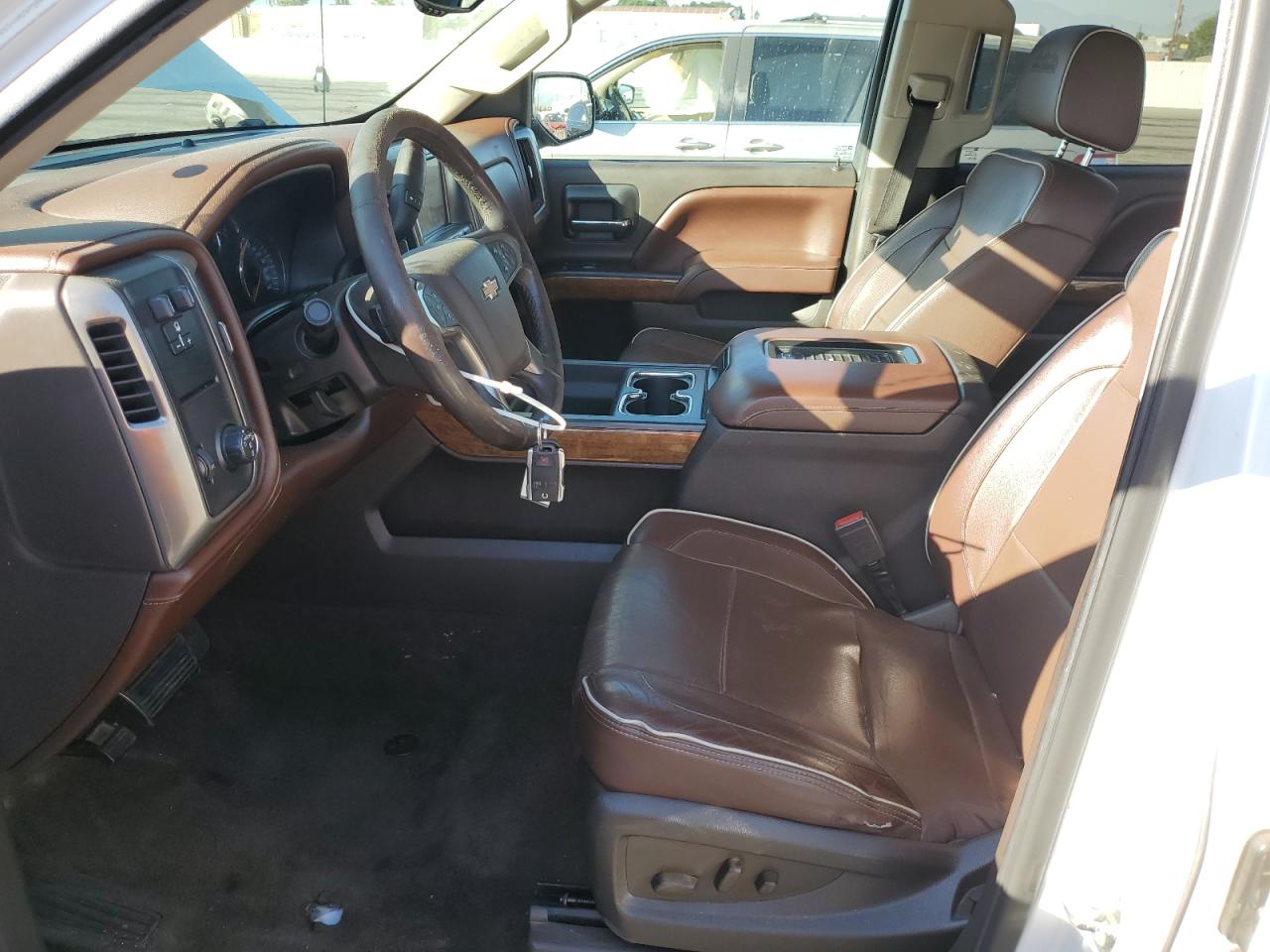 Chevrolet Silverado C1500 High Country Image 4