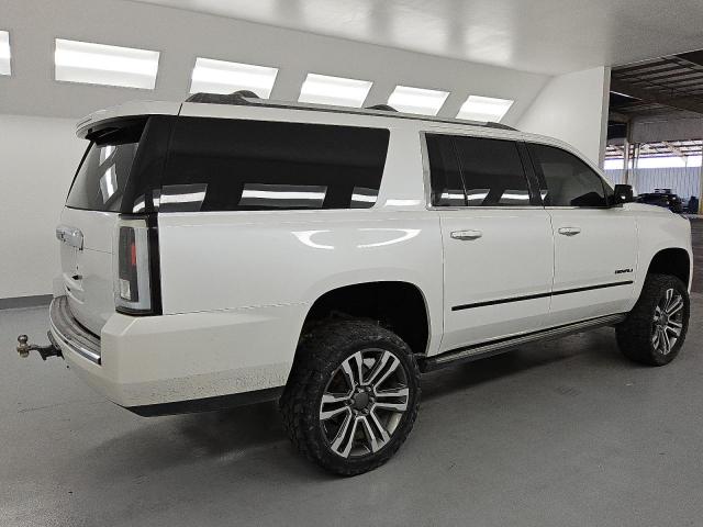 GMC Yukon Denali Image 8