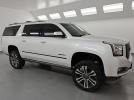 GMC Yukon Denali Image 11