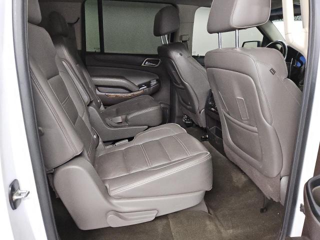 GMC Yukon Denali Image 12