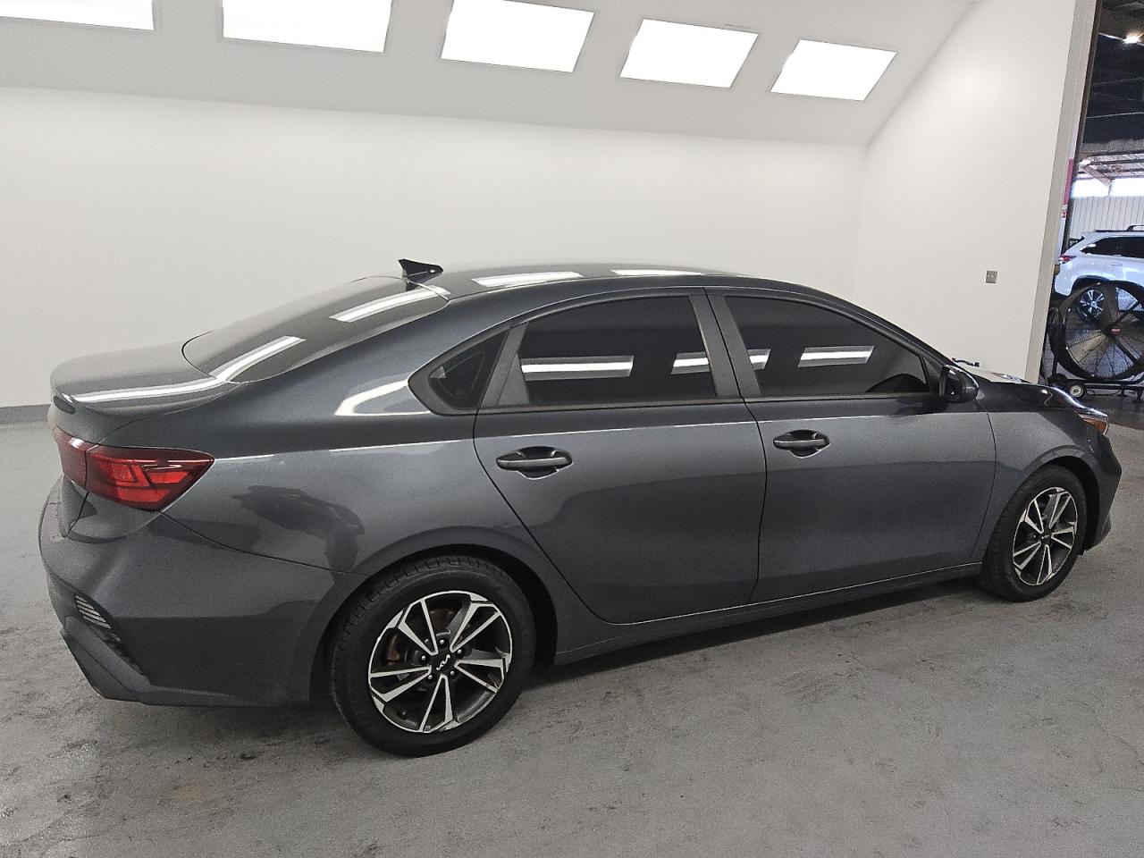 Kia Forte Fe Image 4