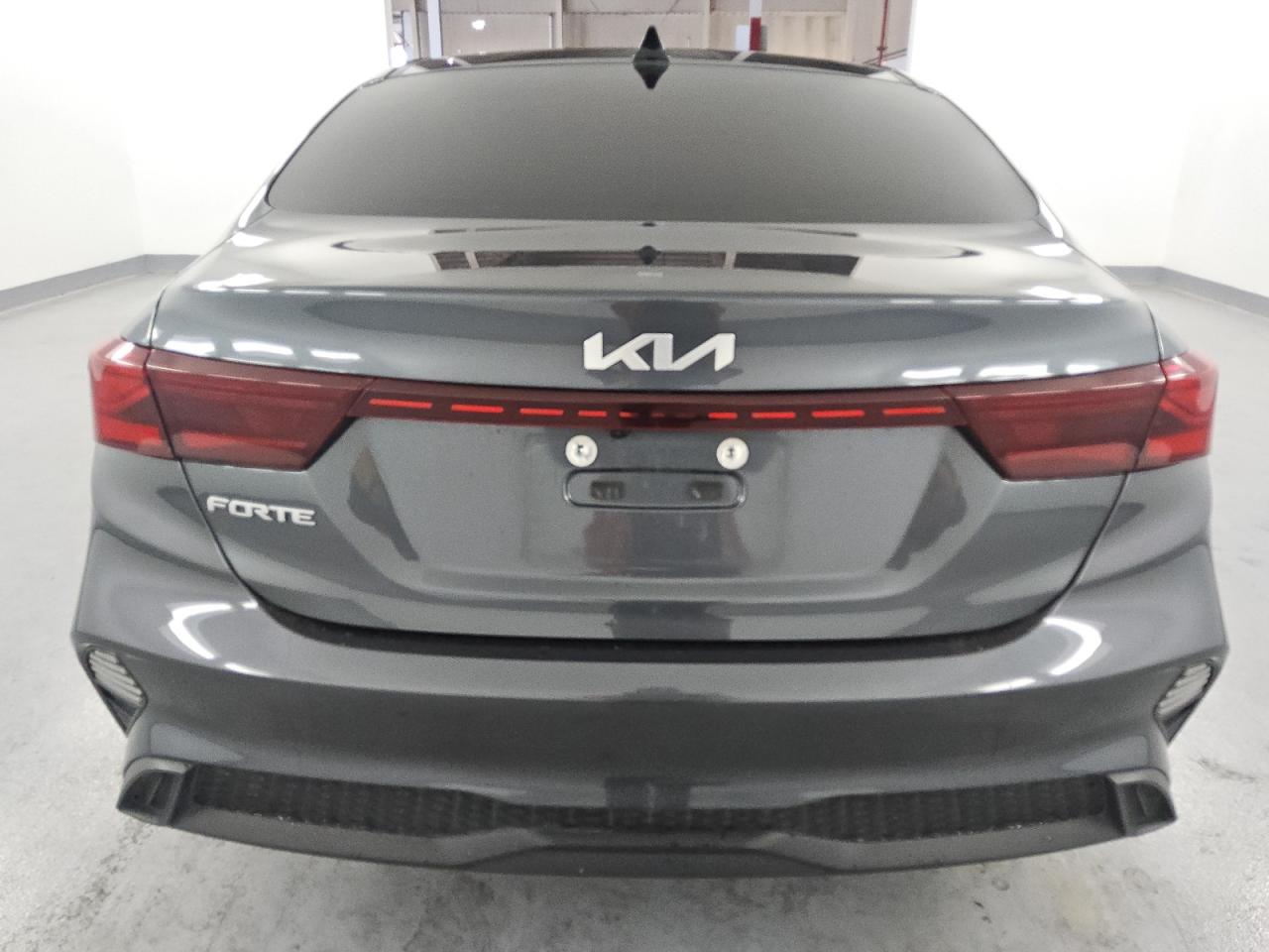 Kia Forte Fe Image 5