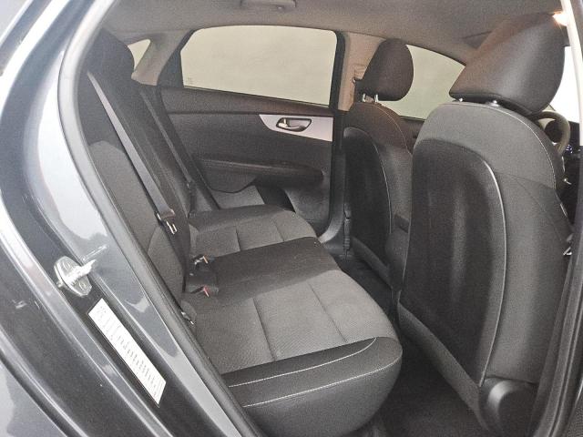 Kia Forte Fe Image 2