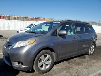  Salvage Toyota Sienna
