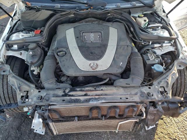 Mercedes-Benz C-Class 300 Image 8