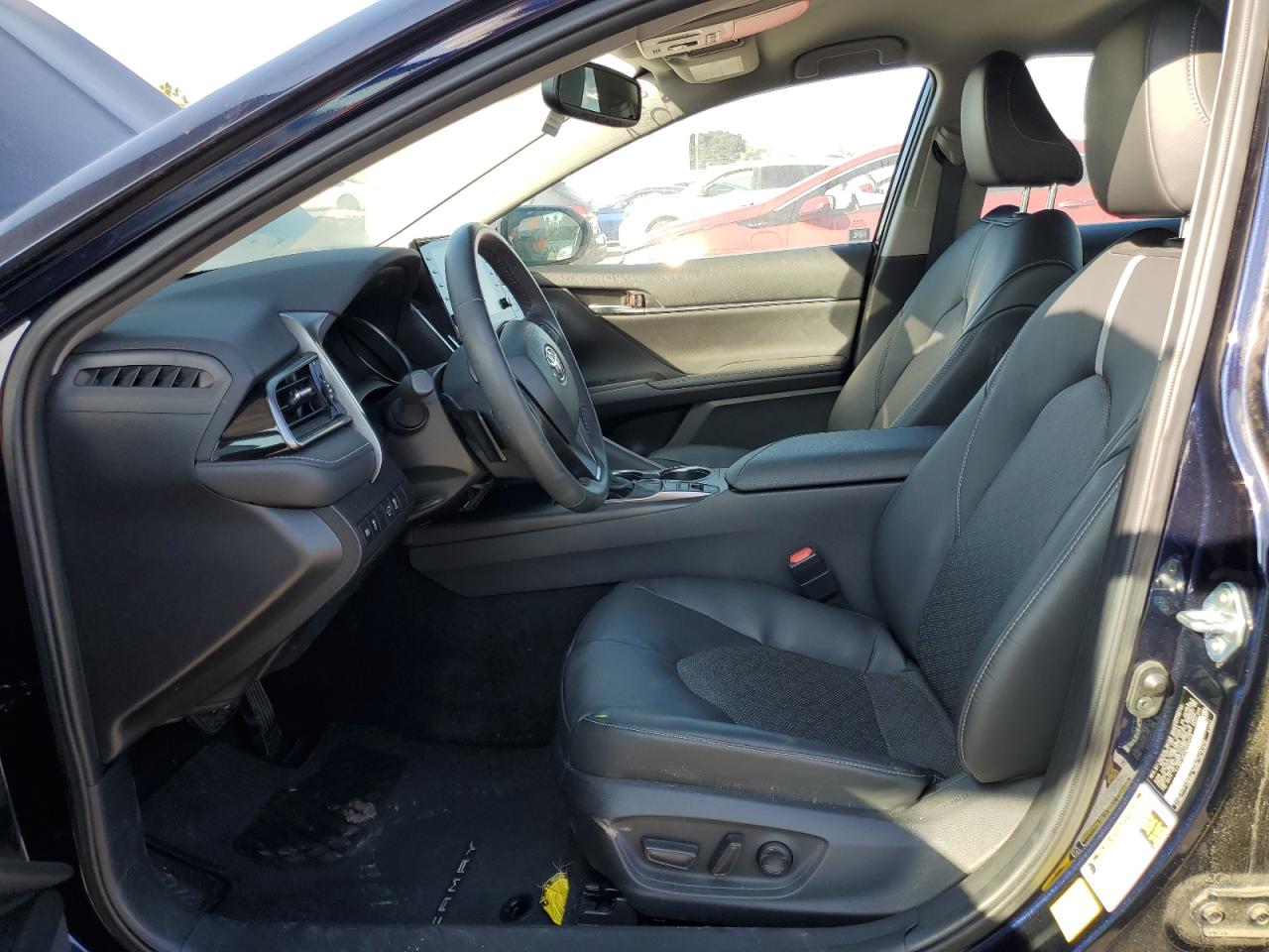 Toyota Camry Xse Image 2