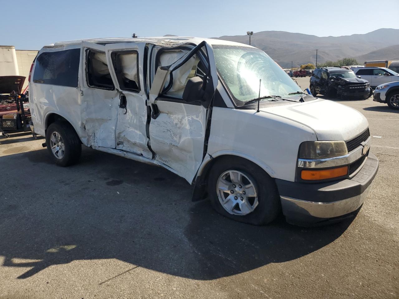 Chevrolet Express Lt Image 3