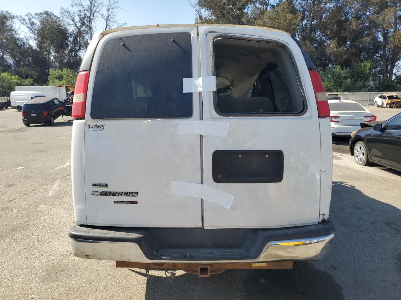 Chevrolet Express Lt Image 9