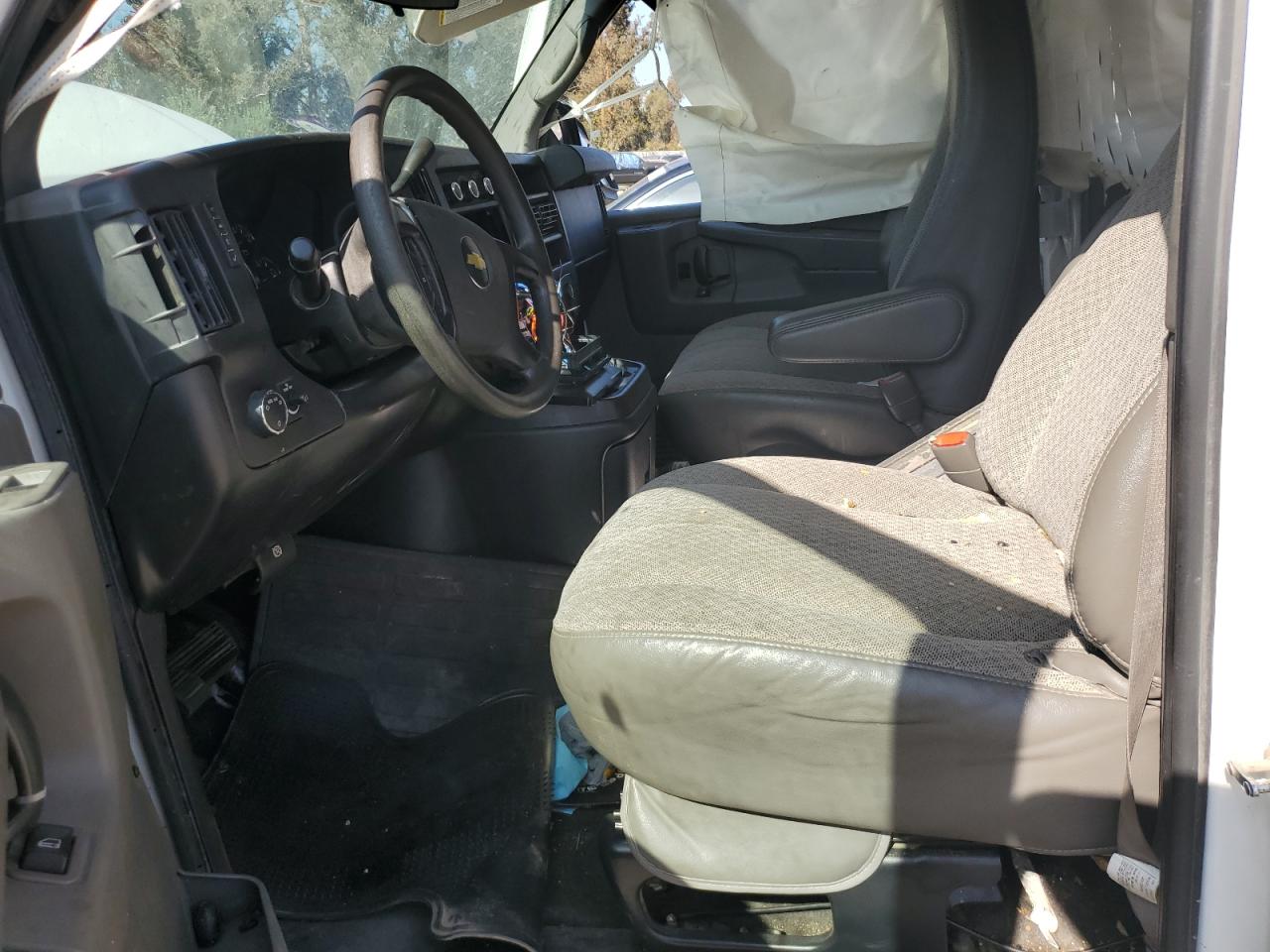 Chevrolet Express Lt Image 4