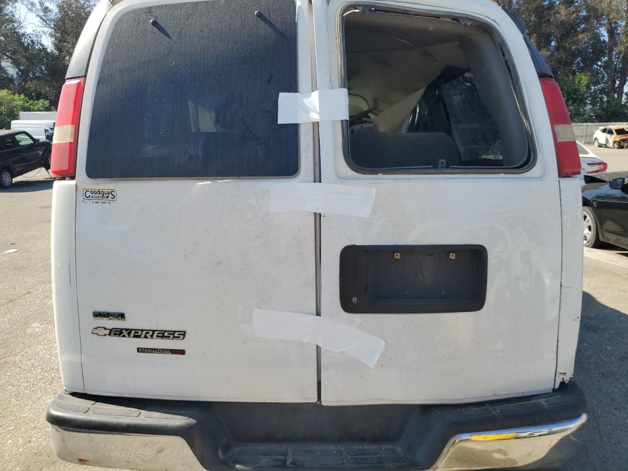 Chevrolet Express Lt Image 7