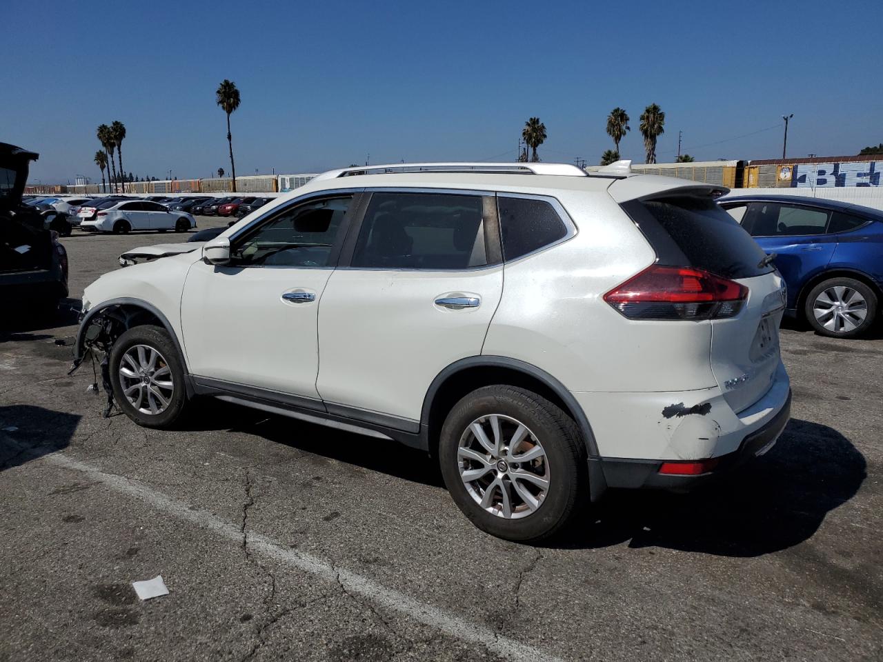 Nissan Rogue S Image 4