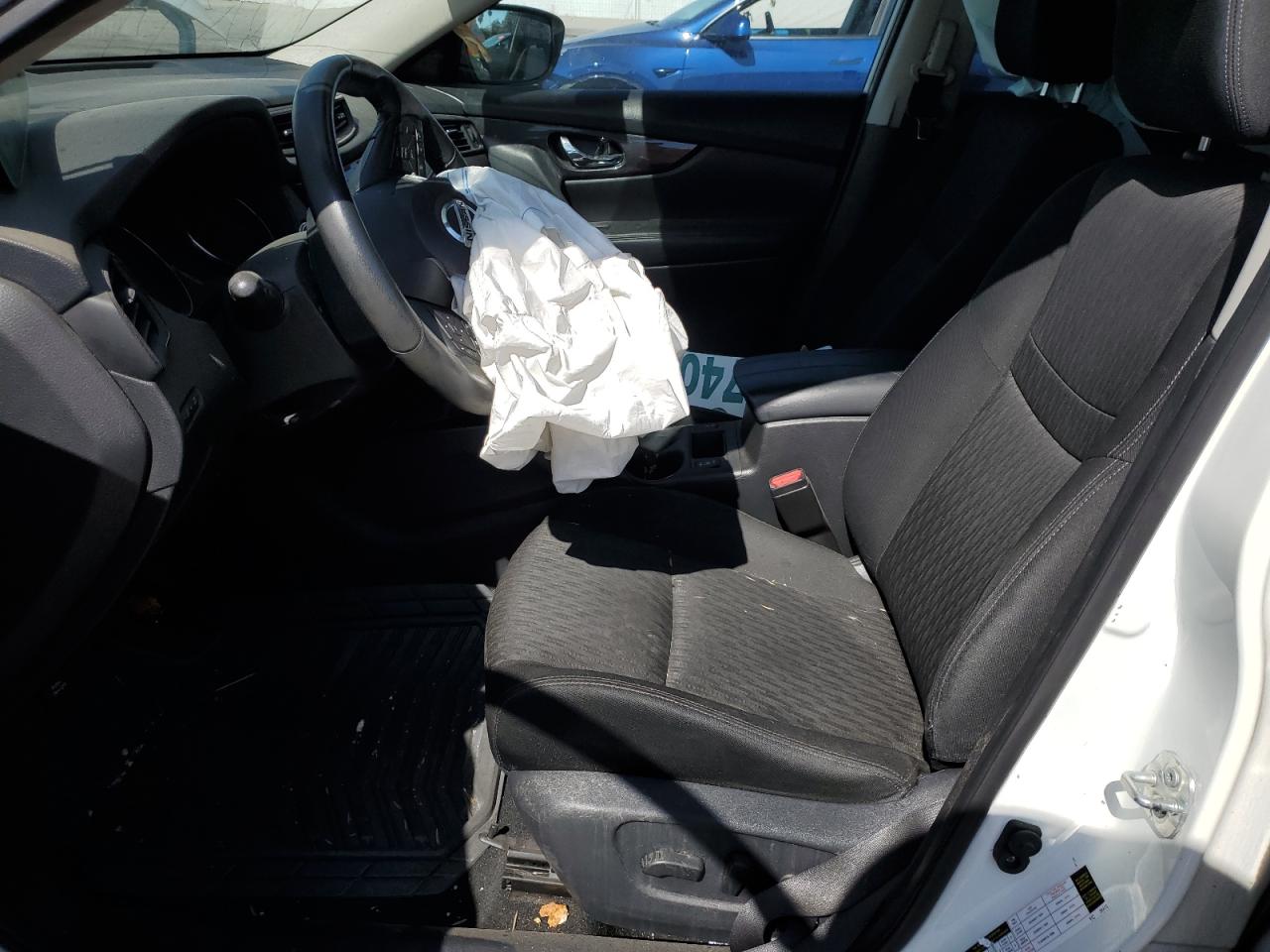 Nissan Rogue S Image 3