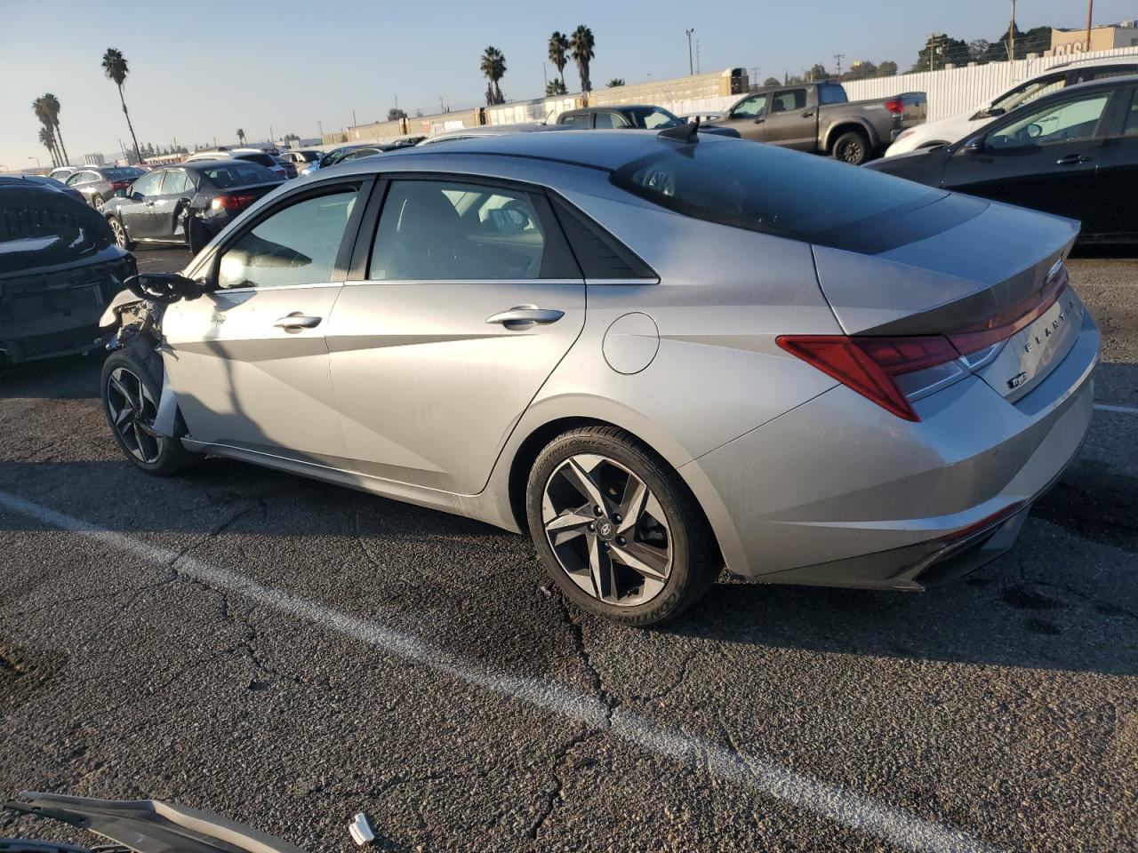 Hyundai ELANTRA Limited Image 6