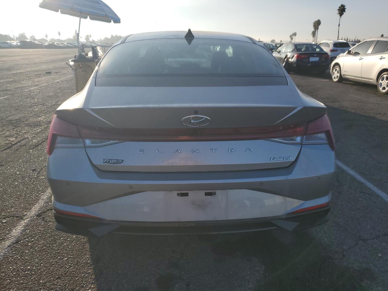 Hyundai ELANTRA Limited Image 7