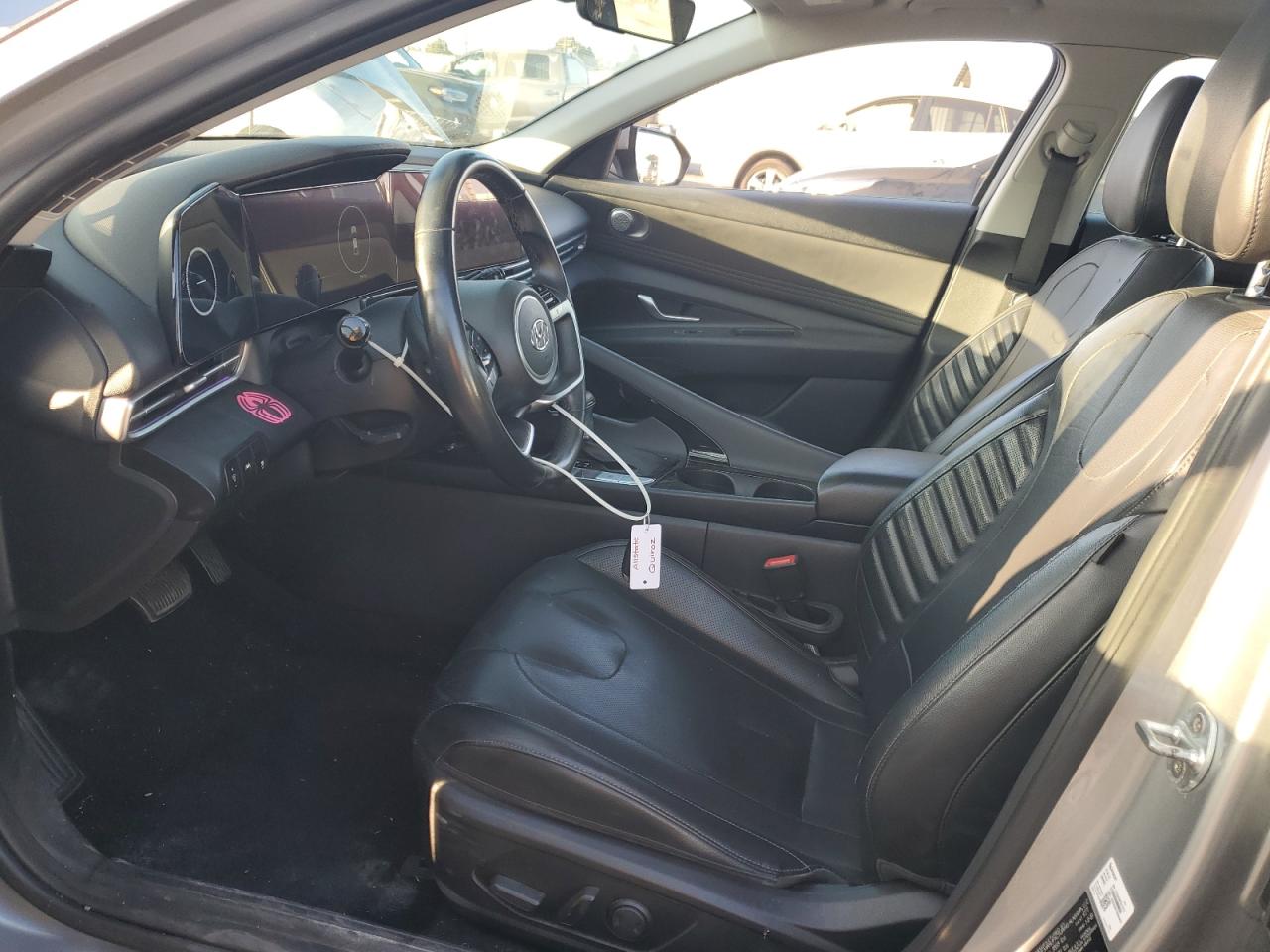 Hyundai ELANTRA Limited Image 5