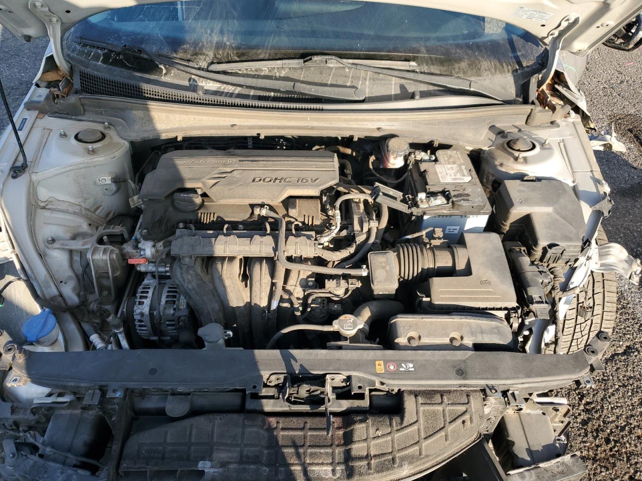 Hyundai ELANTRA Limited Image 8