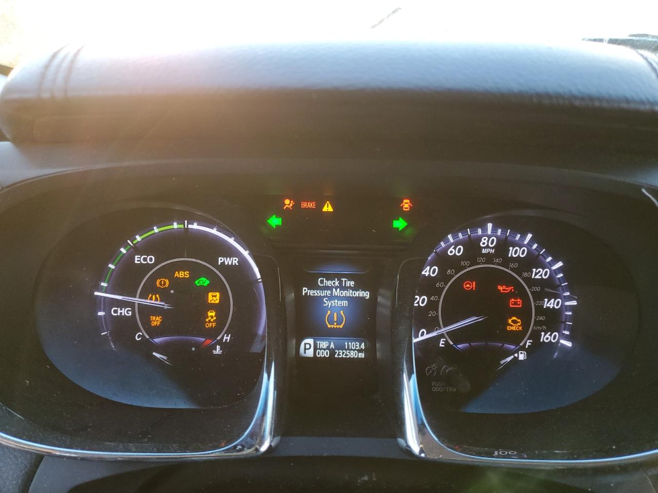 Toyota Avalon Hybrid Image 12