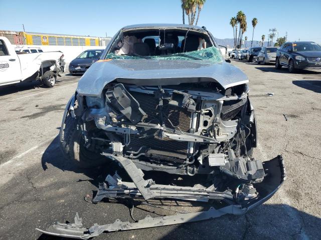 Toyota Tacoma Double Cab Image 3