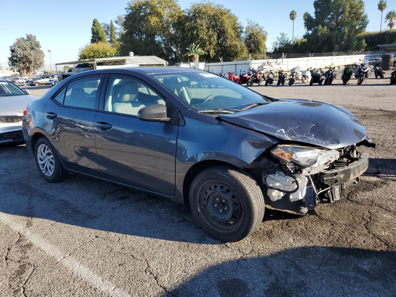 Toyota Corolla L Image 2