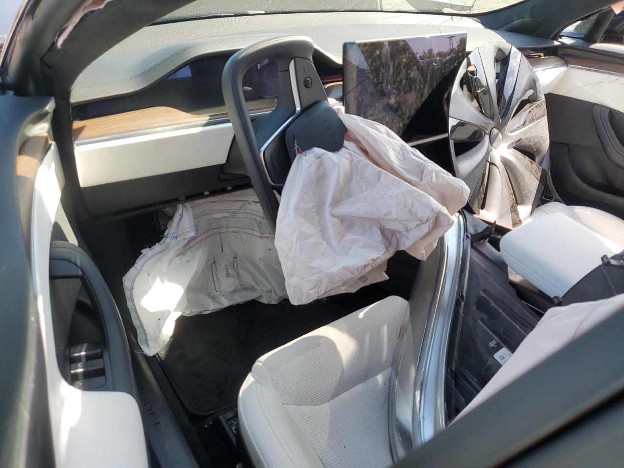 Tesla Model S Image 8