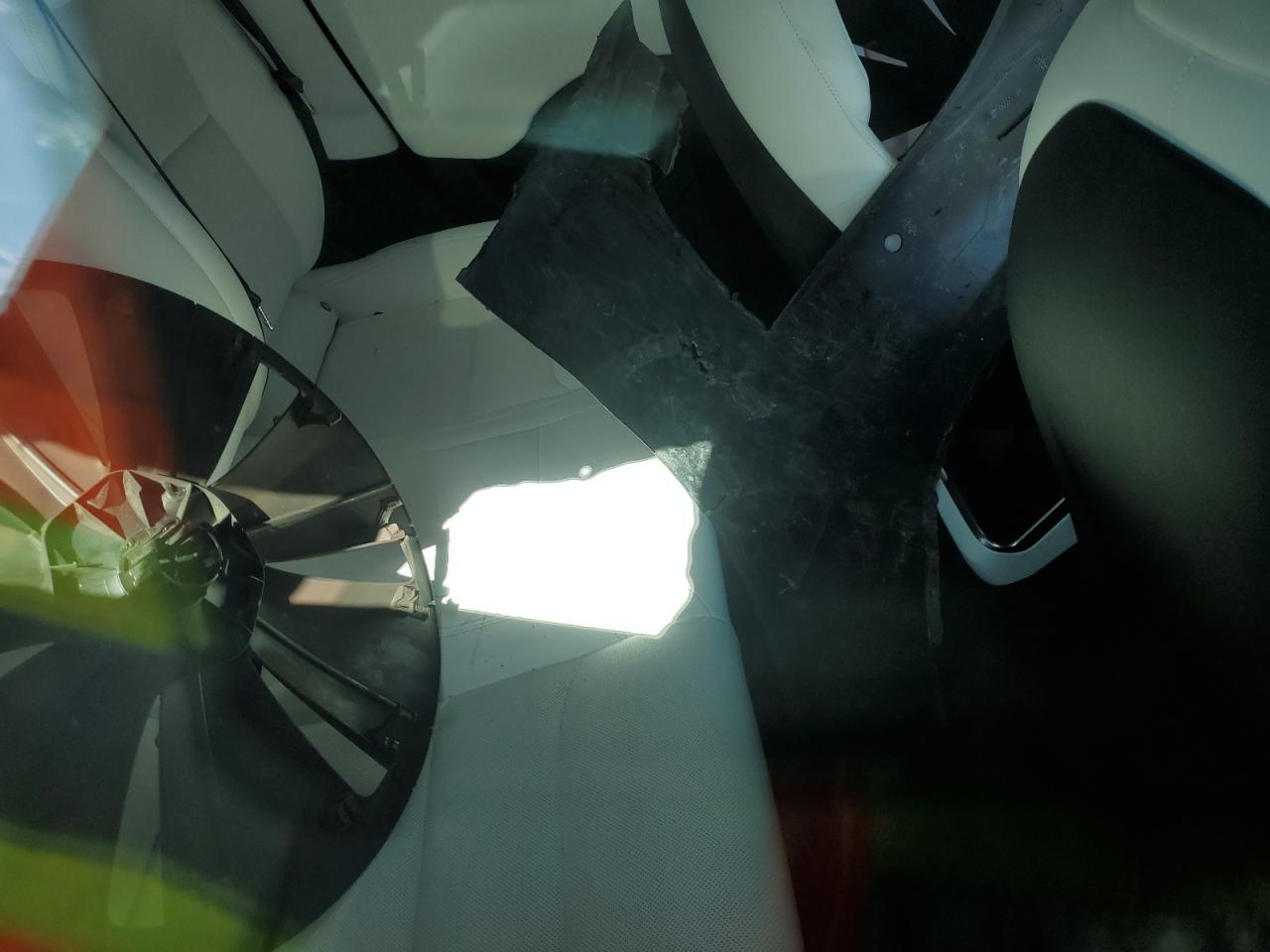 Tesla Model S Image 12