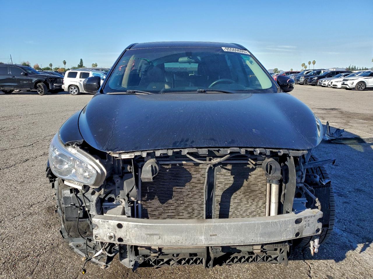 INFINITI JX35 Image 9