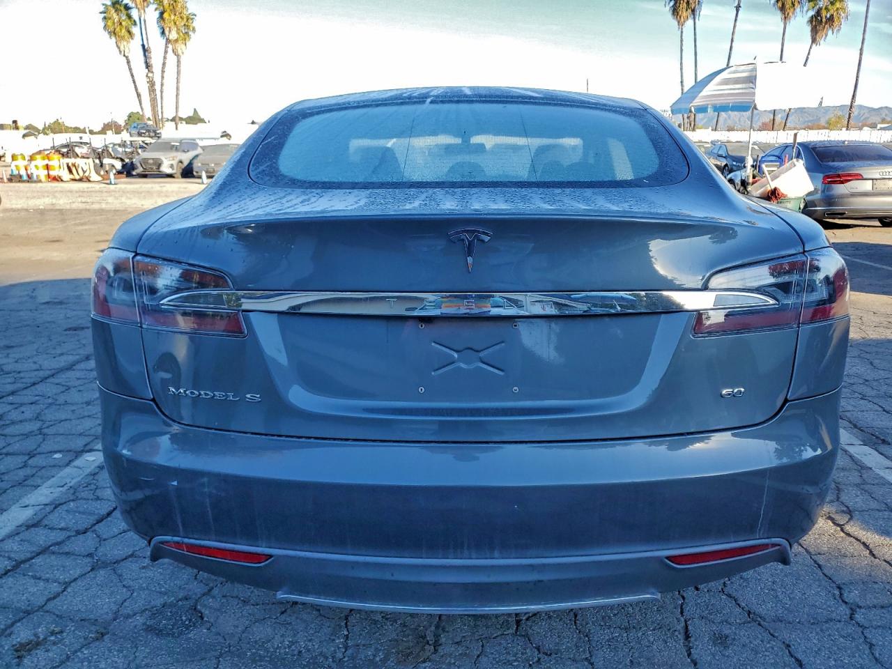 Tesla Model S Image 8