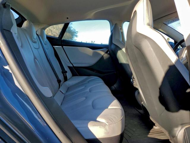 Tesla Model S Image 5
