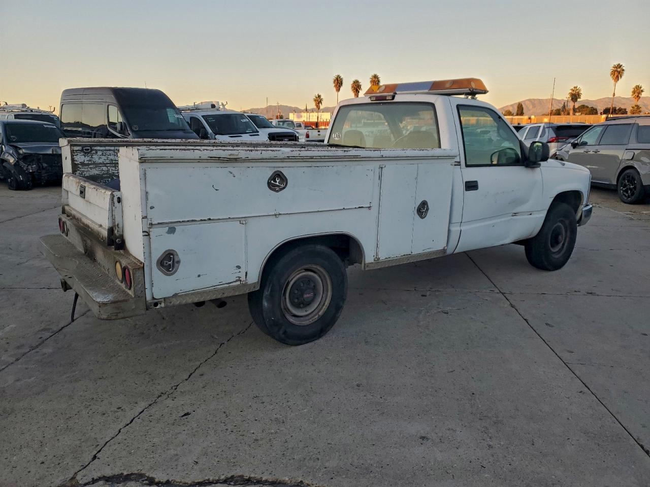 GMC Sierra C2500 Image 12