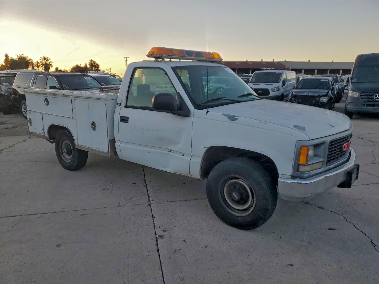 GMC Sierra C2500 Image 3